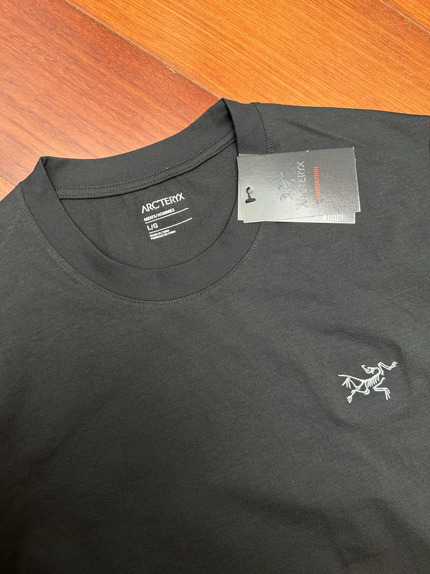 Arcteryx/ Motus Crew Breathable T Breathable ， ， ， ， ， ， ， ， 。 ， ， Retro ， 、 。 Classic ， 。 ， 、 、 。 ， ， ！ ：Black，White， Sizes：L-3x L